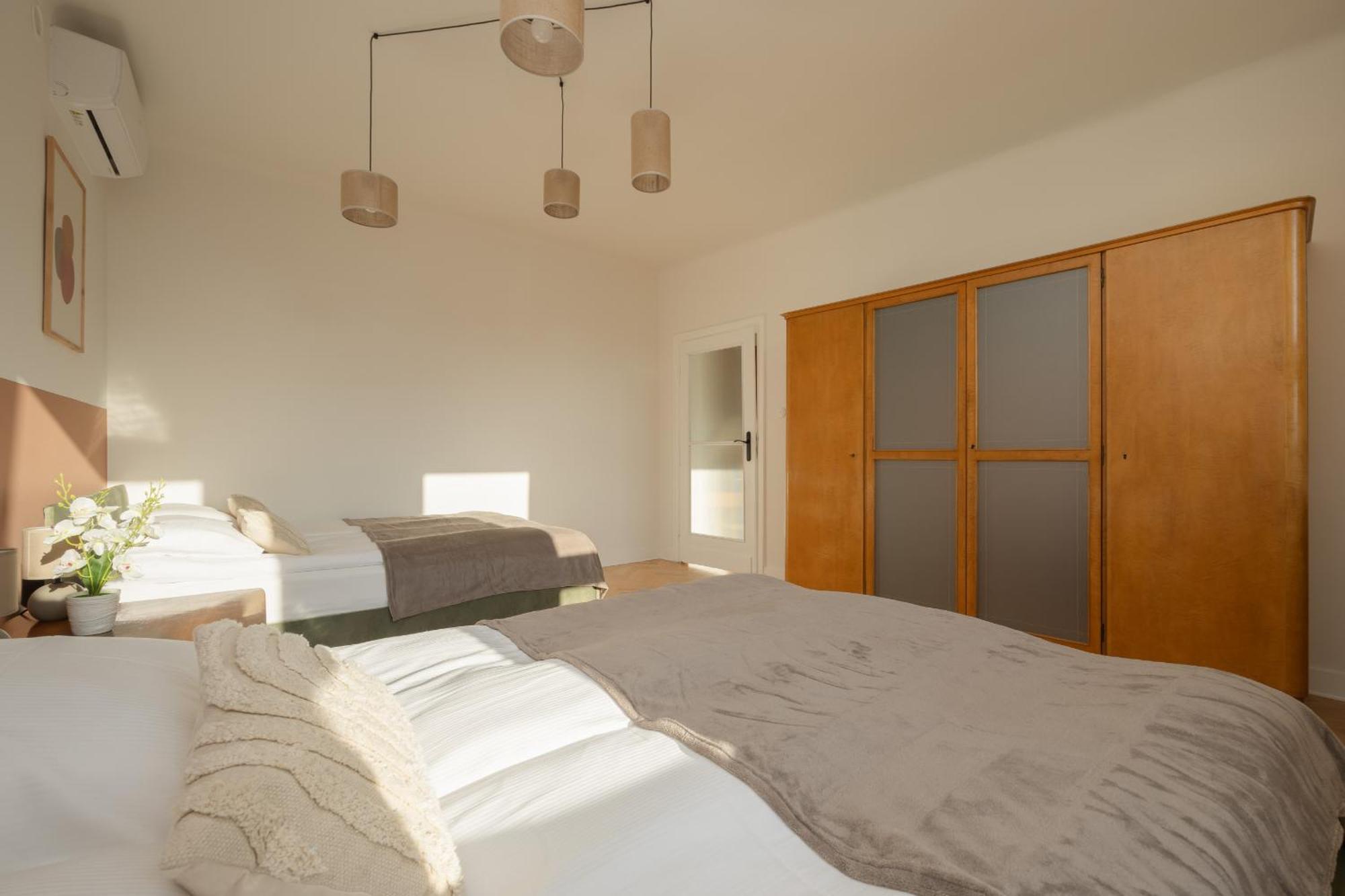 Apartment For 6 People Near Royal Baths Park By Renters Prestige Varsóvia Exterior foto